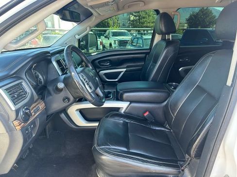 Used 2017 Nissan Titan SL AWD/4WD image 27