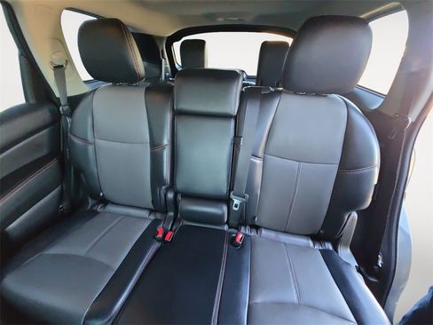 Used 2020 Nissan Pathfinder SL image 13