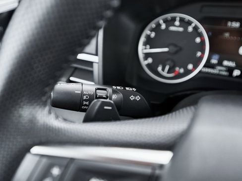 Used 2024 Mitsubishi Outlander SE image 39