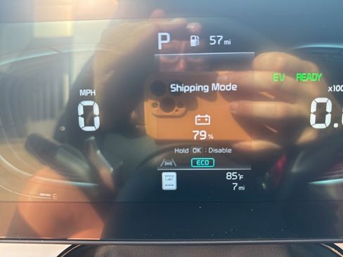 New 2025 Kia Niro EX Touring image 31