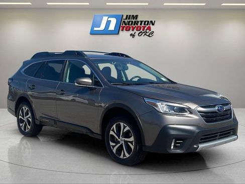 Used 2022 Subaru Outback Limited w/ Tech Package 2 AWD/4WD image 3