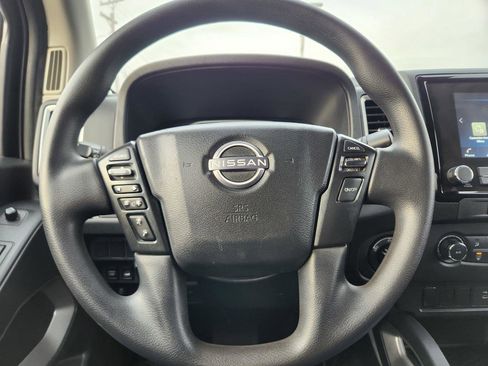 Used 2024 Nissan Frontier SV image 17