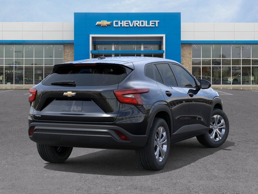 New 2026 Chevrolet Trax LS w/ Driver Confidence Package FWD image 4