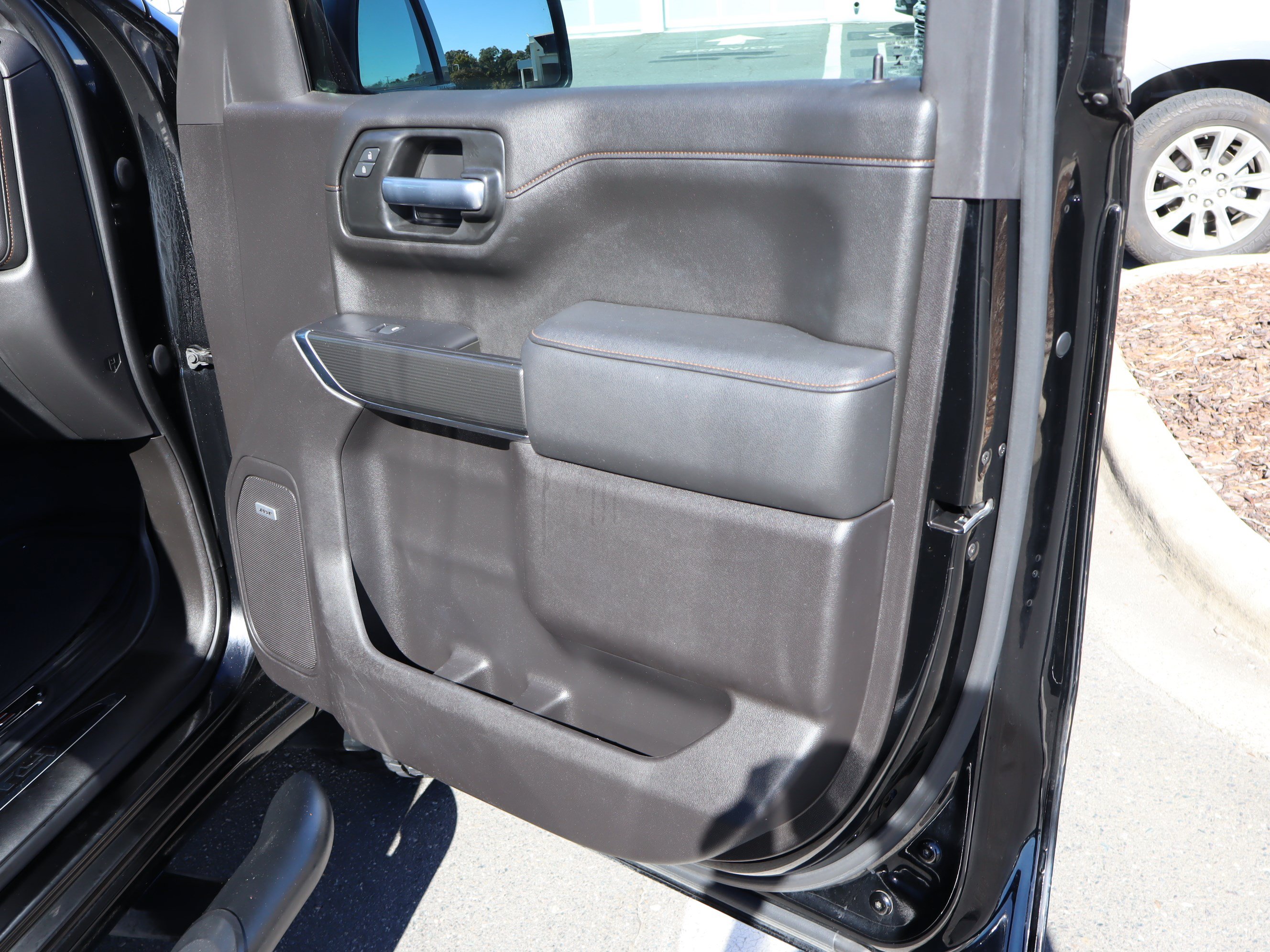 Used 2021 GMC Sierra 1500 AT4 w/ AT4 Preferred Package AWD/4WD image 37