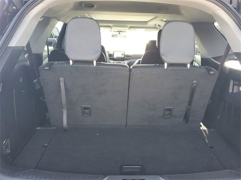 Used 2023 Ford Explorer XLT w/ Equipment Group 202A image 8