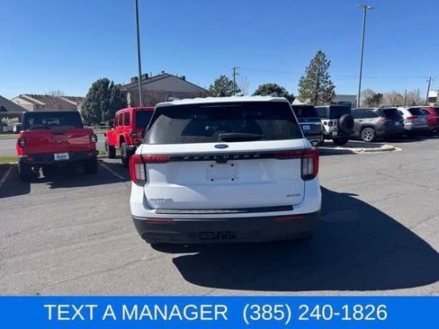 Used 2025 Ford Explorer Active image 3