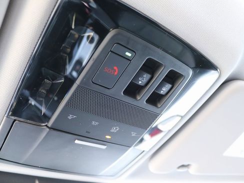 Used 2025 Mitsubishi Outlander SEL image 15