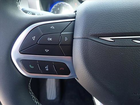 New 2027 Chrysler Pacifica Select AWD/4WD image 16