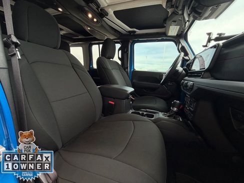 Used 2025 Jeep Wrangler Unlimited Rubicon w/ Convenience Group image 28