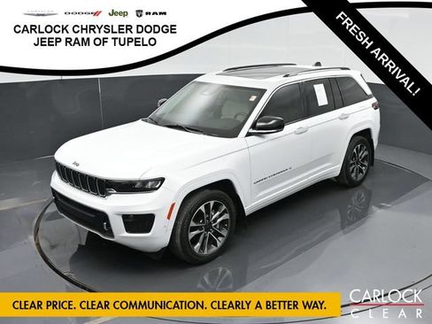 Used 2023 Jeep Grand Cherokee Overland w/ Luxury Tech Group IV AWD/4WD image 55