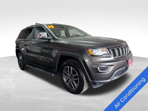 Used 2019 Jeep Grand Cherokee Limited image 3