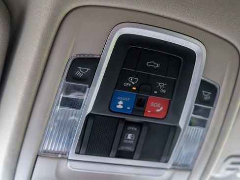 Used 2022 RAM 1500 Laramie AWD/4WD image 39