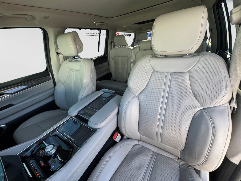 Used 2022 Jeep Wagoneer Series II w/ Convenience Group I AWD/4WD image 19