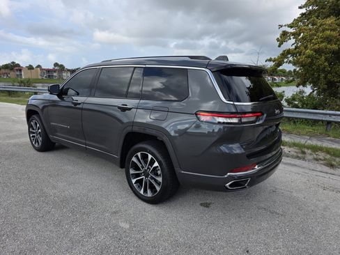 Used 2022 Jeep Grand Cherokee L Overland w/ Luxury Tech Group IV RWD image 2