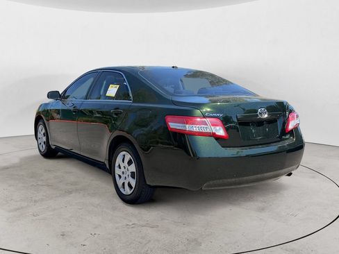 Used 2011 Toyota Camry LE FWD image 3