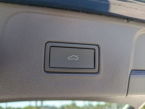 Used 2021 Volkswagen Atlas SEL image 20