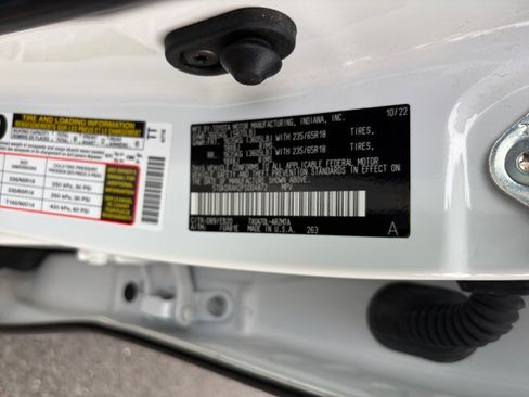 Used 2023 Toyota Highlander XLE FWD image 35