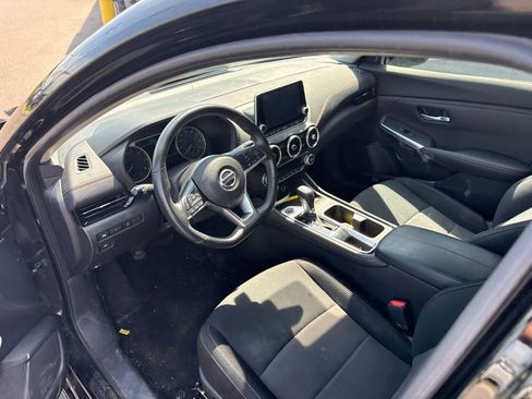 Used 2022 Nissan Sentra SR w/ Midnight Edition FWD image 9