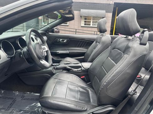 Used 2017 Ford Mustang Premium RWD image 9