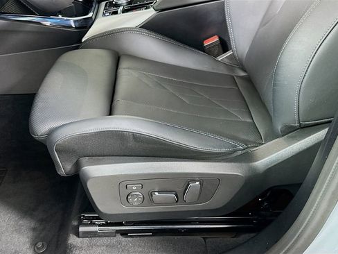 Used 2025 BMW X3 xDrive30i w/ Premium Package image 19