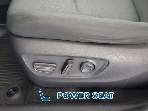 Used 2022 Toyota RAV4 XLE w/ Convenience Package FWD image 14