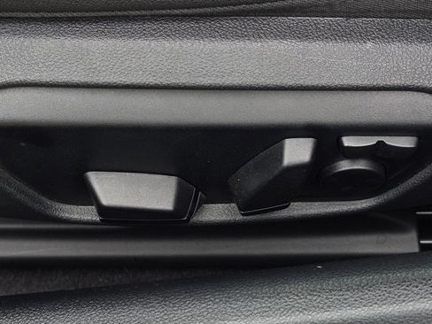 Certified 2025 BMW Z4 sDrive30i image 30