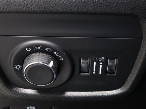 Used 2025 Jeep Grand Cherokee L Altitude image 29