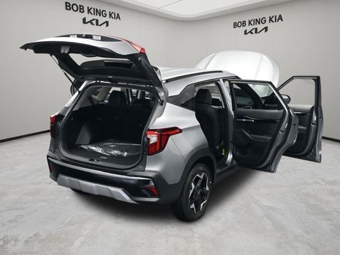 New 2026 Kia Seltos S FWD image 19