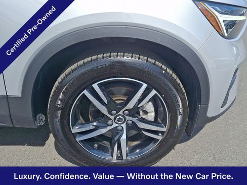 Certified 2025 Volvo XC40 B5 Core AWD/4WD image 9