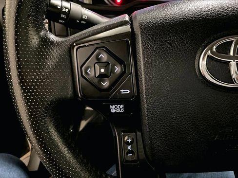 Used 2018 Toyota 4Runner TRD Off-Road Premium AWD/4WD image 24