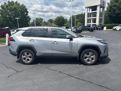 Used 2024 Toyota RAV4 XLE FWD image 7
