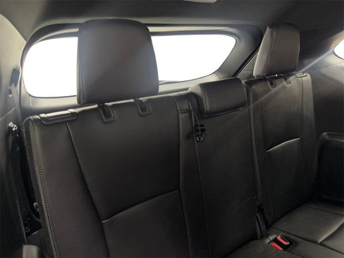 Used 2024 Toyota Highlander FWD image 43
