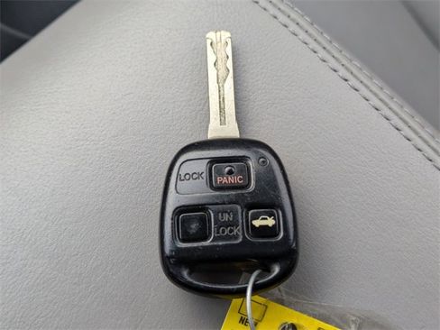 Used 2005 Lexus ES 330 image 24