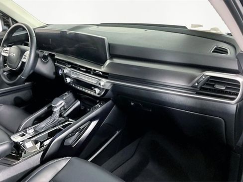 Certified 2024 Kia Telluride S w/ S Sunroof Package image 27