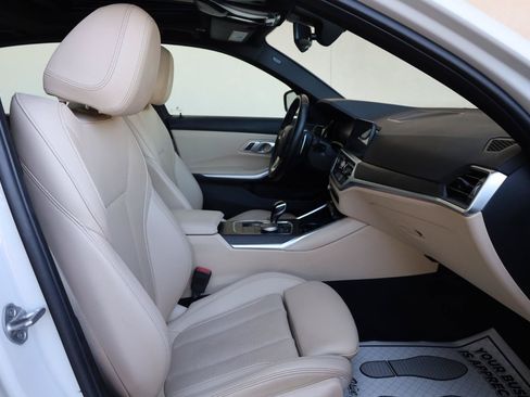 Used 2022 BMW 330i Sedan w/ Driving Assistance Package RWD image 33
