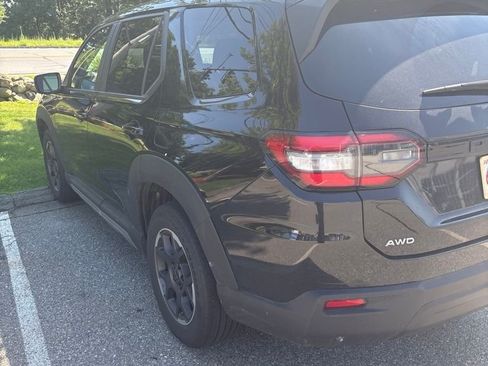 Used 2023 Honda Pilot LX image 4