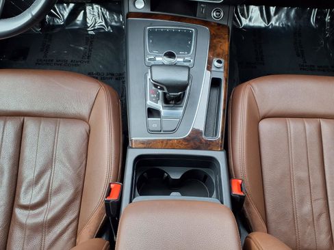 Used 2018 Audi Q5 2.0T Premium Plus w/ Premium Plus Package image 19