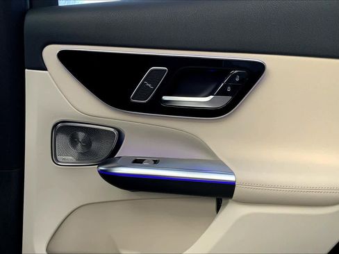 Used 2026 Mercedes-Benz GLC 300 4MATIC image 23