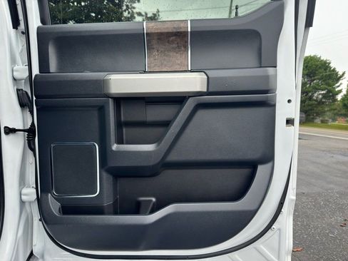 Used 2022 Ford F250 Lariat image 19