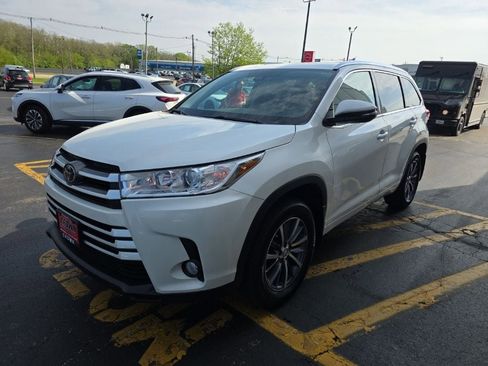 Used 2017 Toyota Highlander XLE image 9