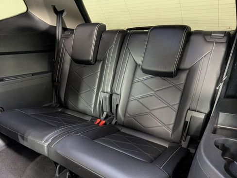 Used 2024 Volkswagen Atlas SE FWD image 25