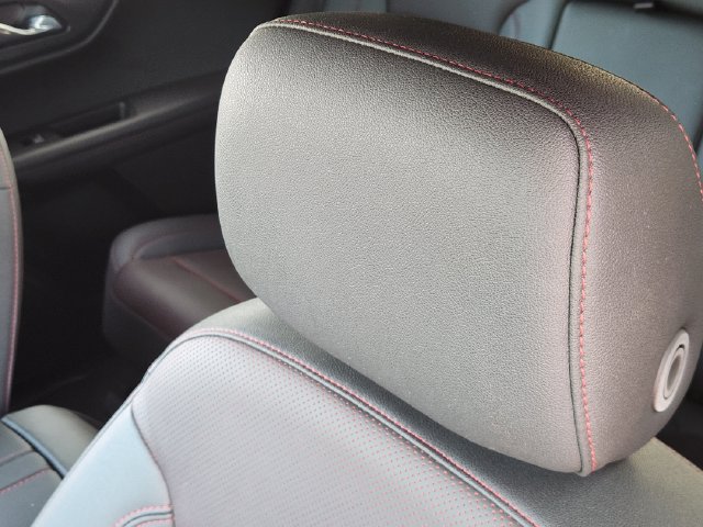 Used 2025 Chevrolet Blazer RS FWD image 12