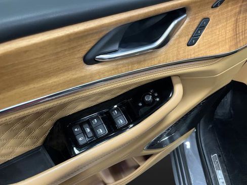 Used 2024 Jeep Grand Cherokee L Summit image 33