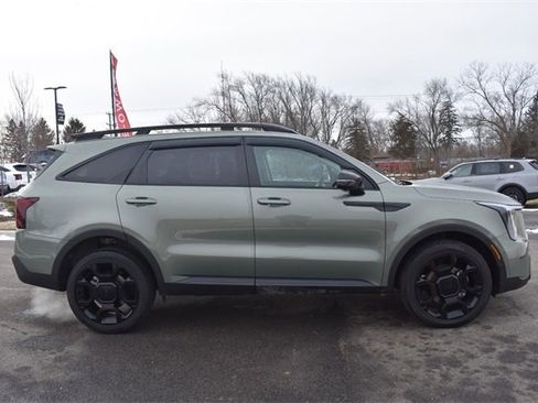 Certified 2025 Kia Sorento SX image 2