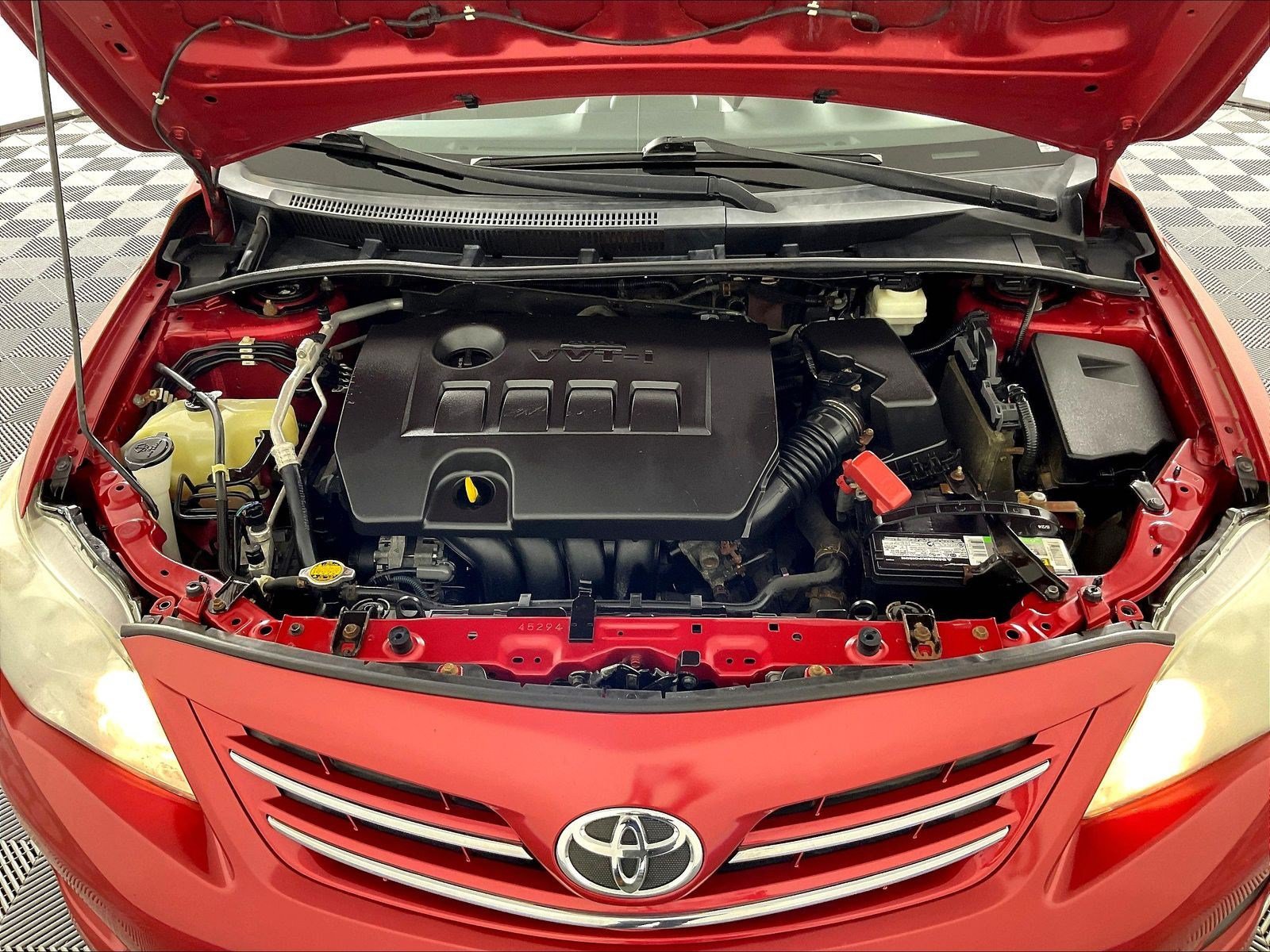 Used 2013 Toyota Corolla LE FWD image 26