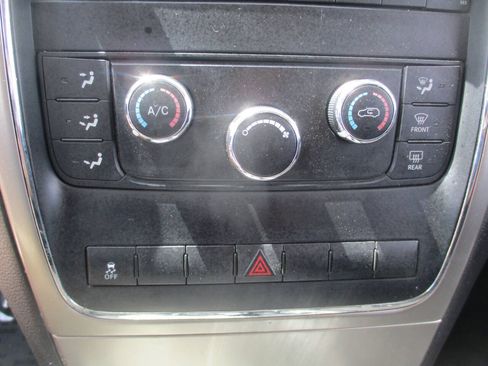 Used 2013 Jeep Grand Cherokee Laredo AWD/4WD image 23