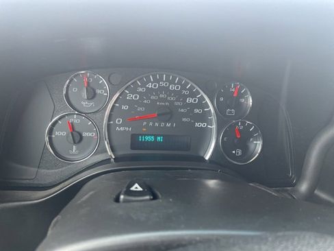 Used 2023 Chevrolet Express 3500 Work Van w/ Driver Convenience Package image 27