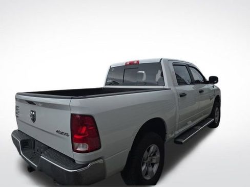 Used 2019 RAM 1500 Classic SLT image 5
