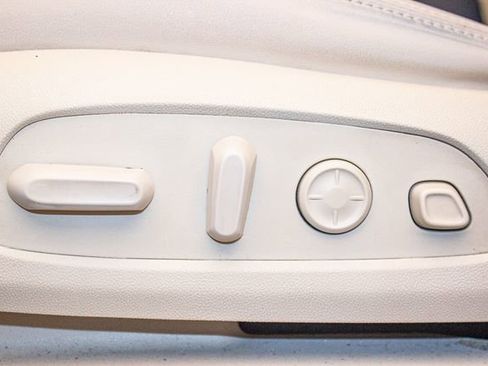 Used 2022 Buick Enclave Avenir w/ Avenir Technology Package image 24