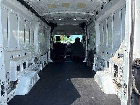 Used 2021 Ford Transit 250 Medium Roof w/ Load Area Protection Package image 26
